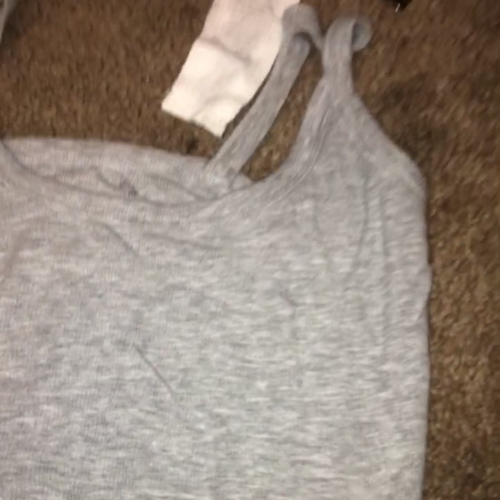 Grey cropped tank top